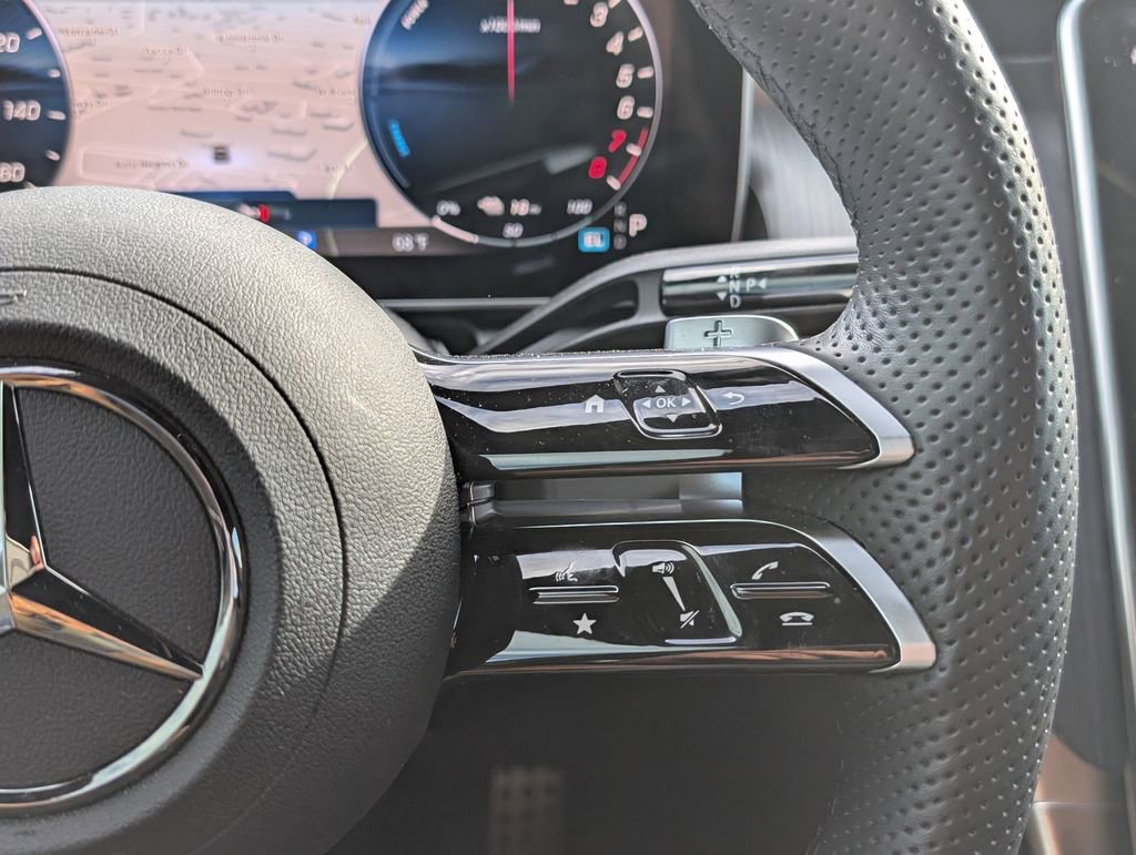 Used 2025 Mercedes-Benz GLC 350e 4MATIC image 22