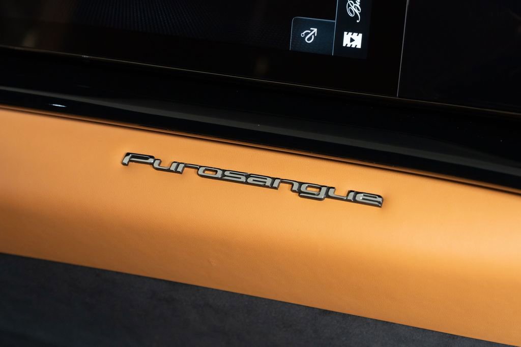 Used 2025 Ferrari Purosangue AWD/4WD image 37