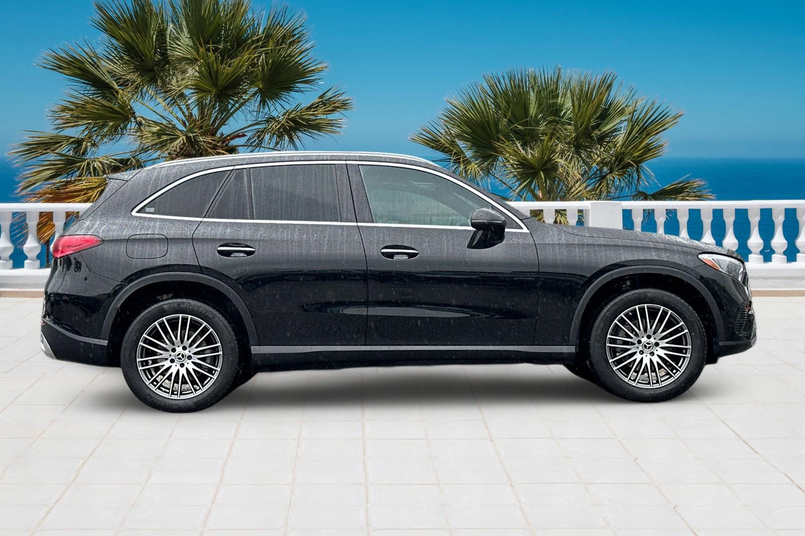 Used 2024 Mercedes-Benz GLC 300 image 3