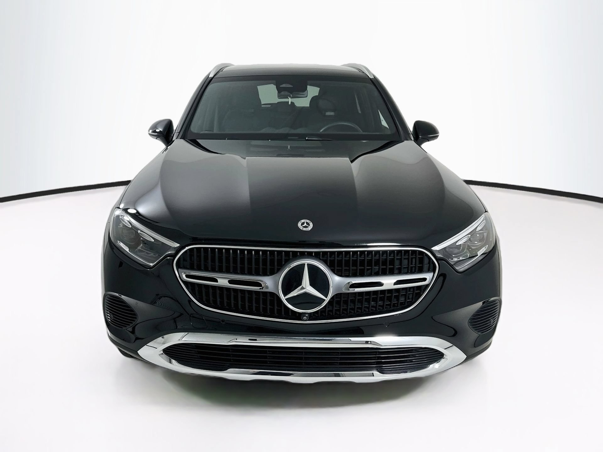 Used 2026 Mercedes-Benz GLC 300 4MATIC image 2