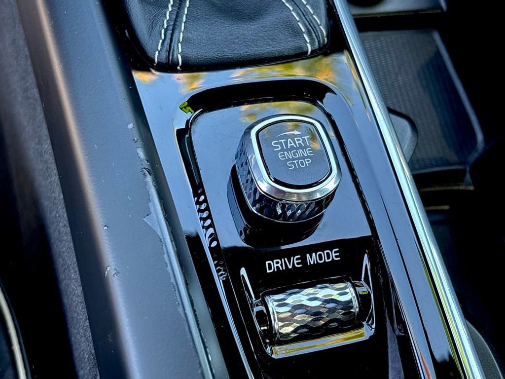 Used 2020 Volvo XC60 T5 R-Design image 26