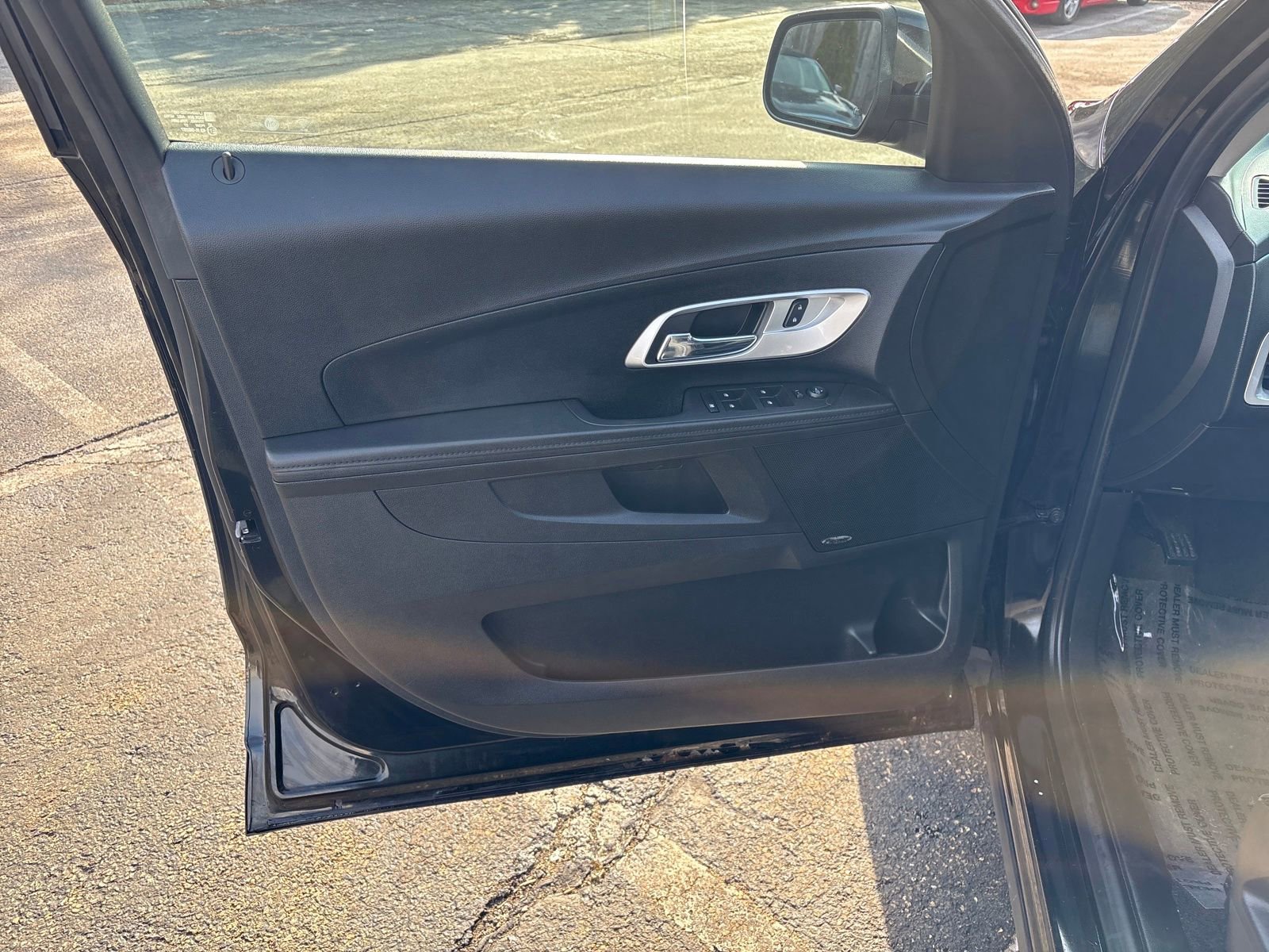 Used 2017 Chevrolet Equinox LT image 10