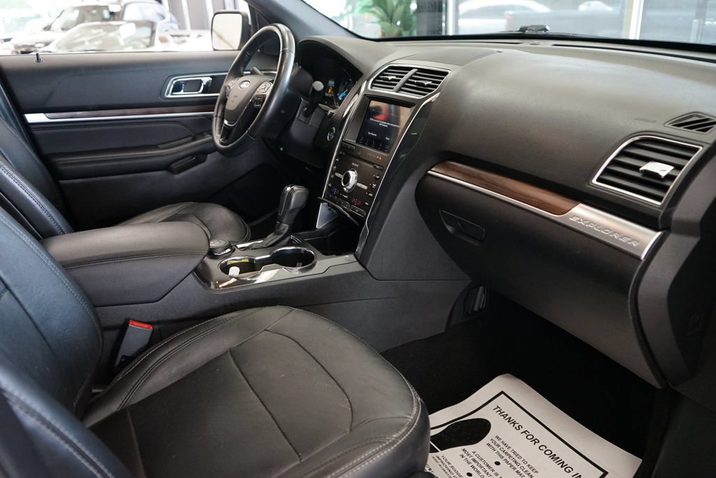 Used 2019 Ford Explorer Limited w/ Class III Trailer Tow Package AWD/4WD image 46