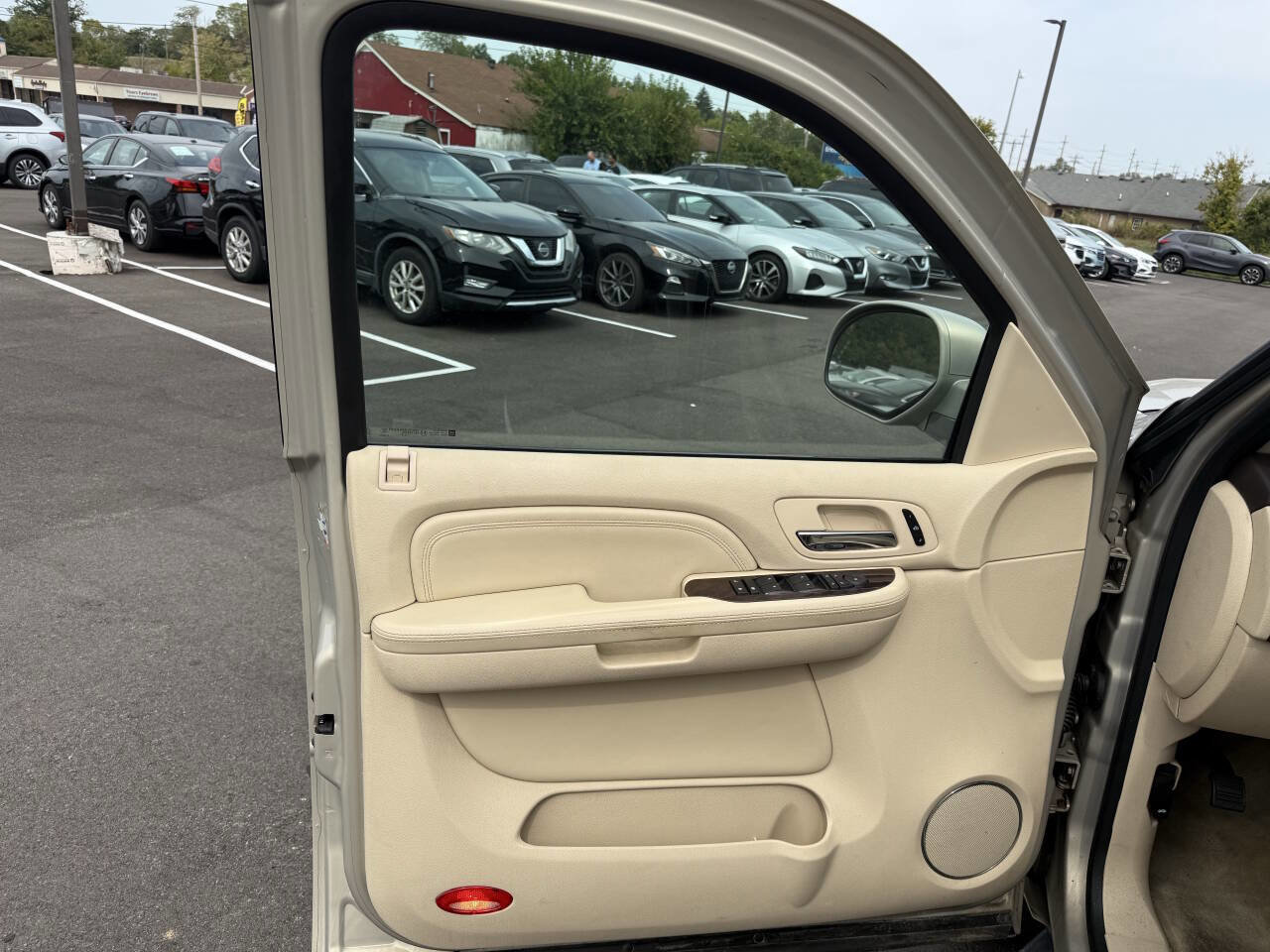 Used 2008 Cadillac Escalade AWD image 20