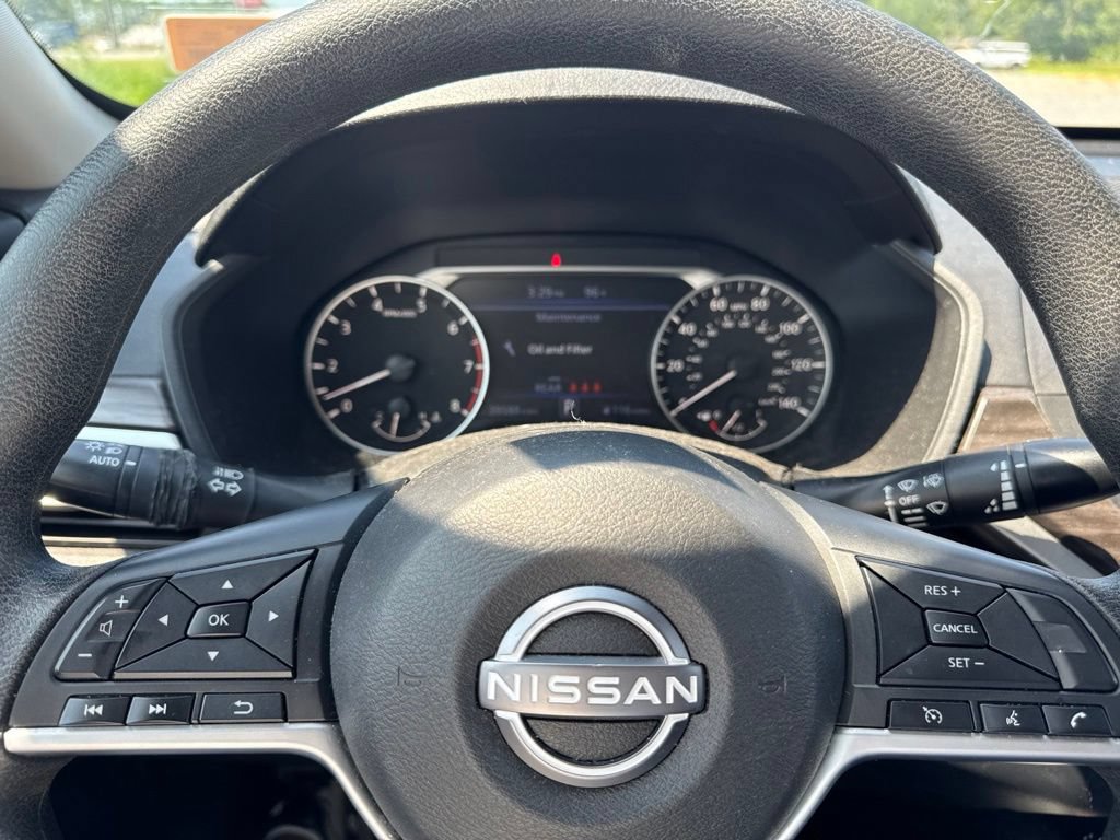 Used 2024 Nissan Altima 2.5 SV FWD image 13