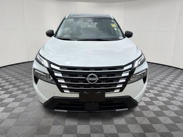 Used 2024 Nissan Rogue Platinum AWD/4WD image 14
