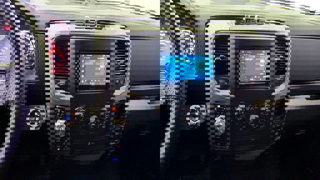 Used 2015 RAM 1500 Sport w/ Remote Start & Security Group image 17