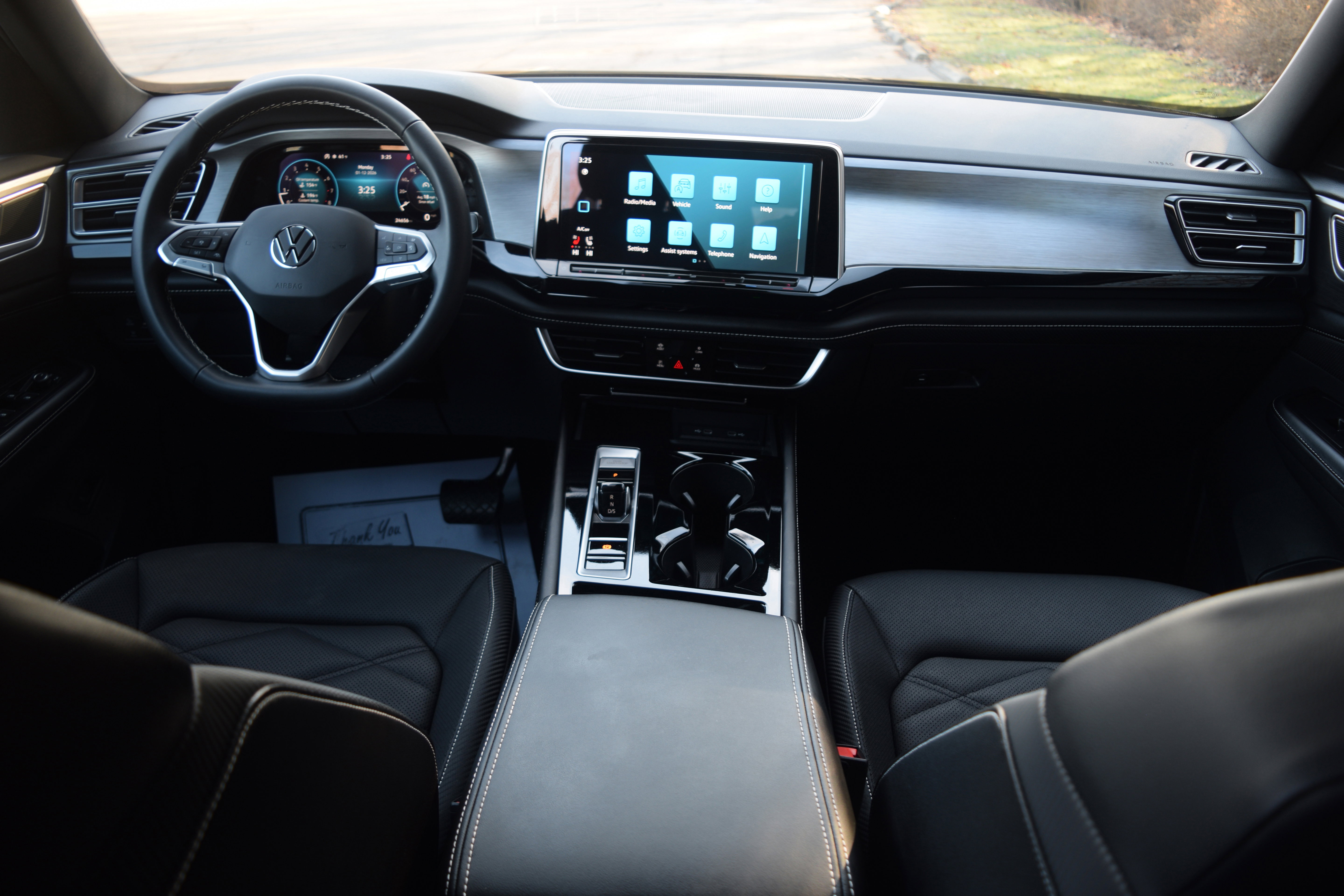 Used 2024 Volkswagen Atlas Cross Sport SE image 8