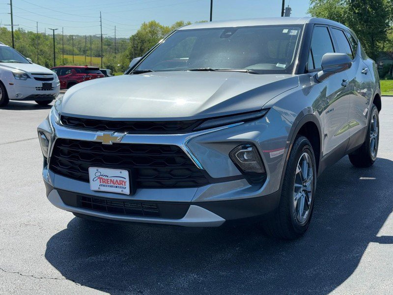 Used 2025 Chevrolet Blazer LT AWD/4WD image 8