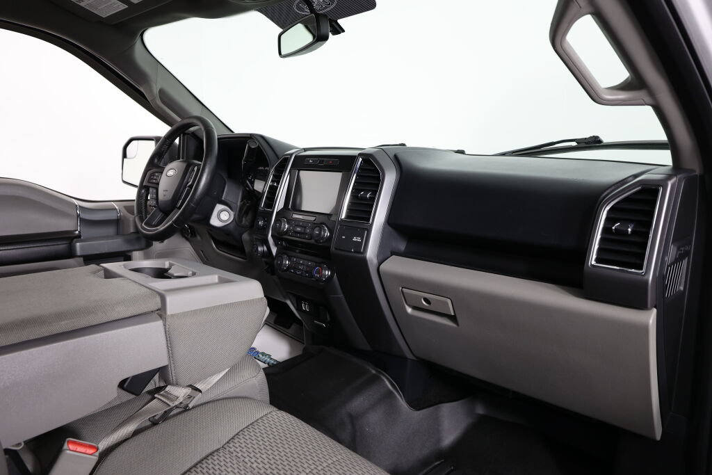 Used 2016 Ford F150 XLT w/ Equipment Group 302A Luxury AWD/4WD image 23