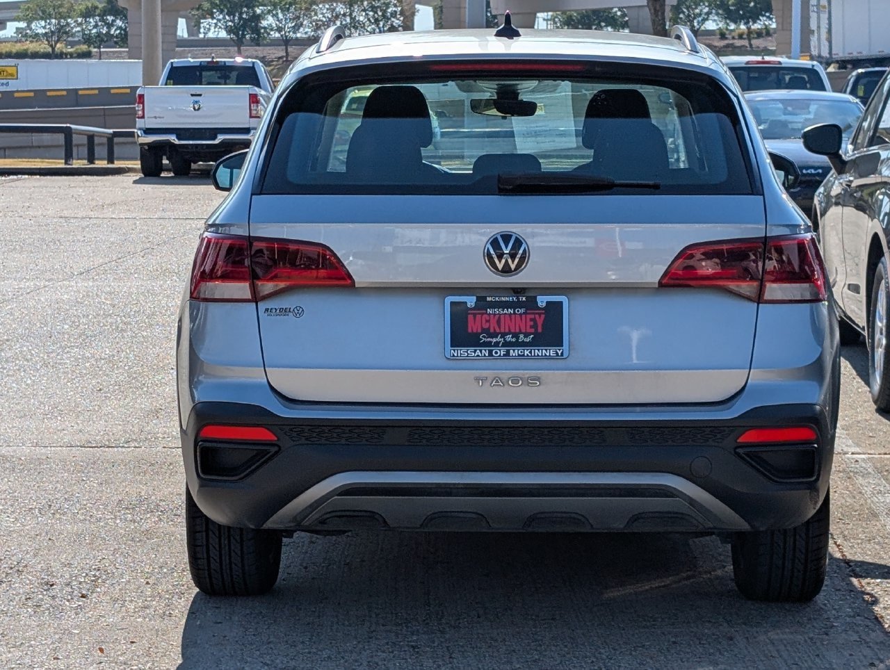 Used 2024 Volkswagen Taos S FWD image 5