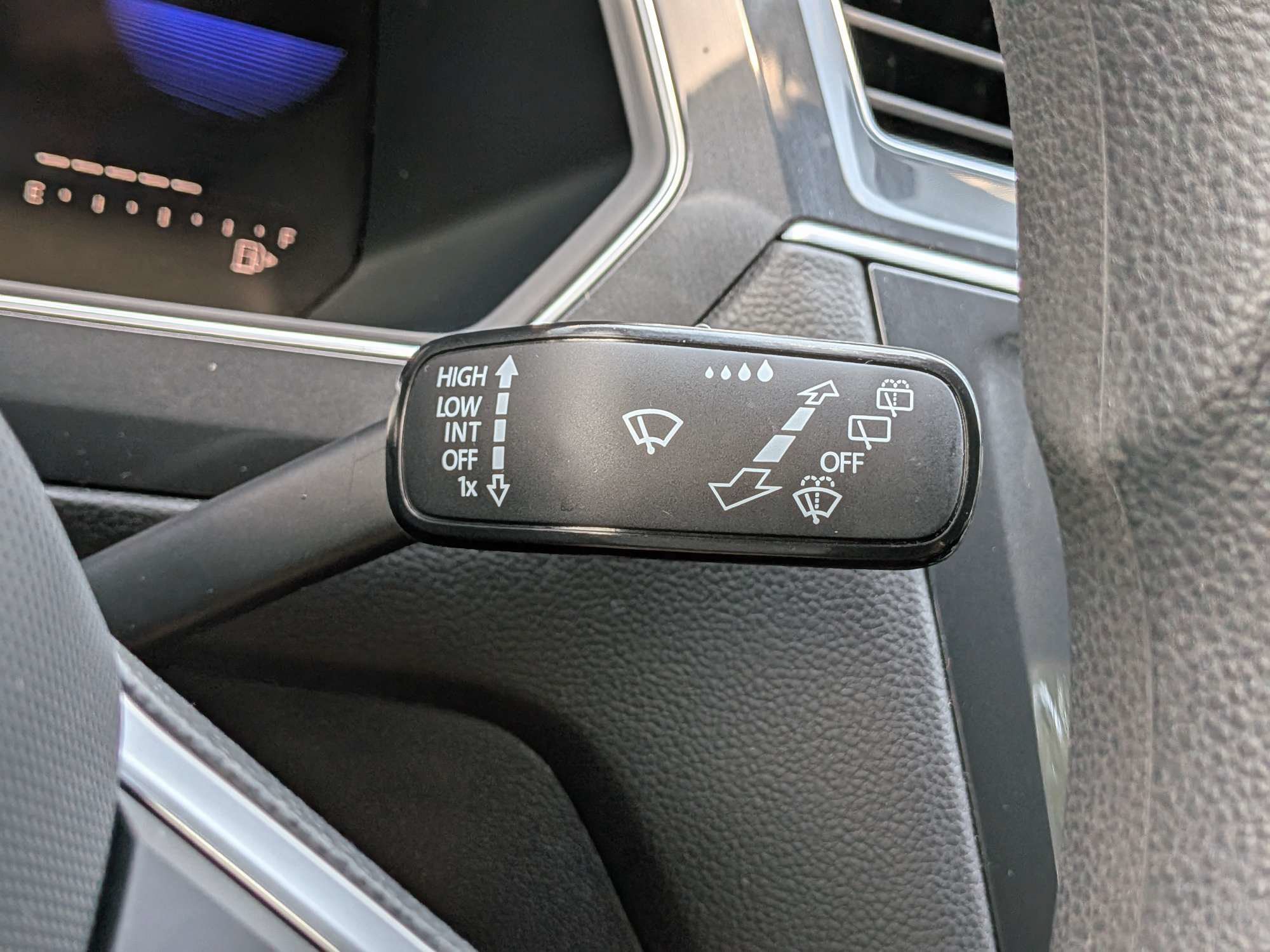 Used 2023 Volkswagen Tiguan S FWD image 29
