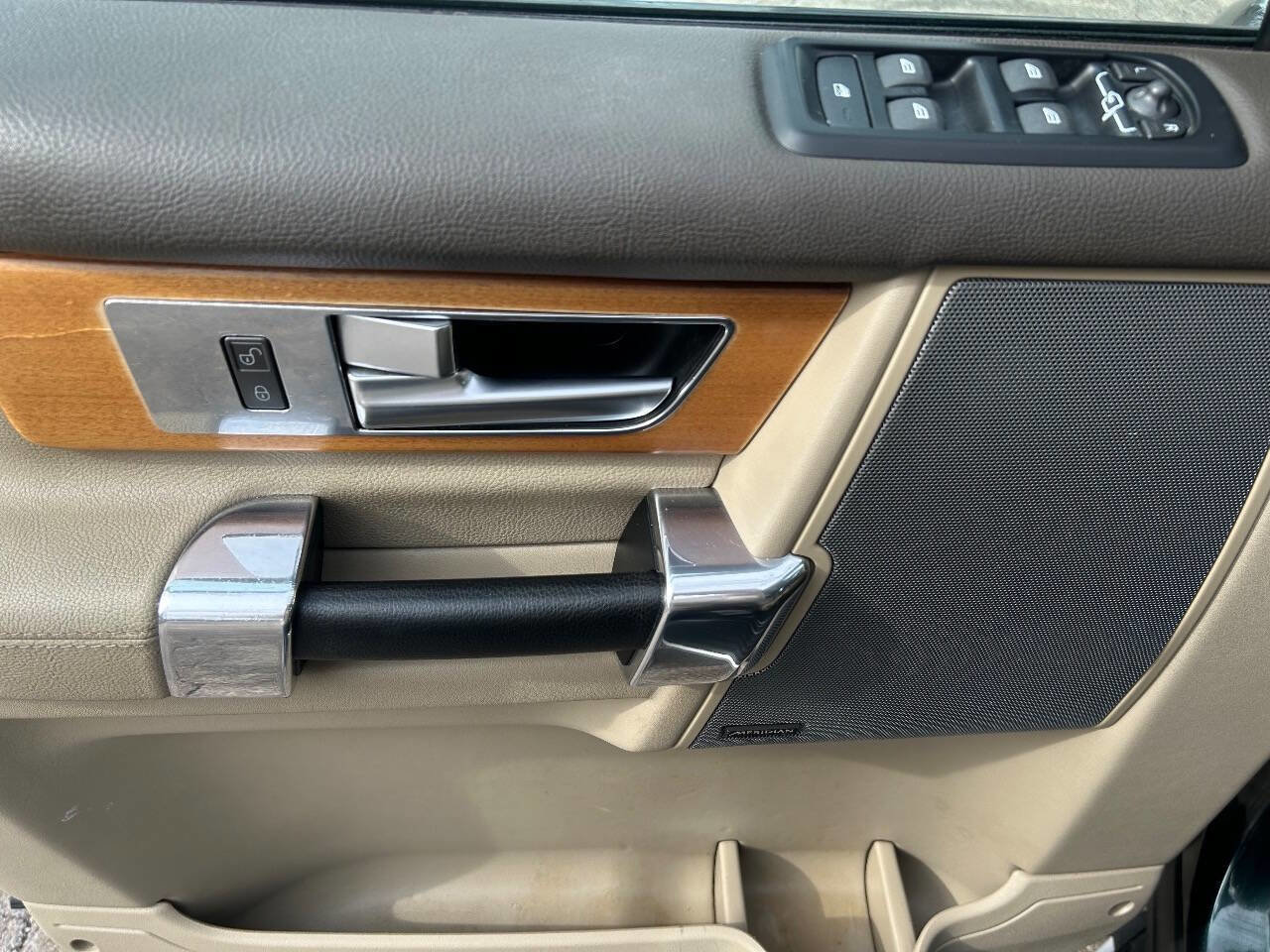 Used 2015 Land Rover LR4 HSE image 8