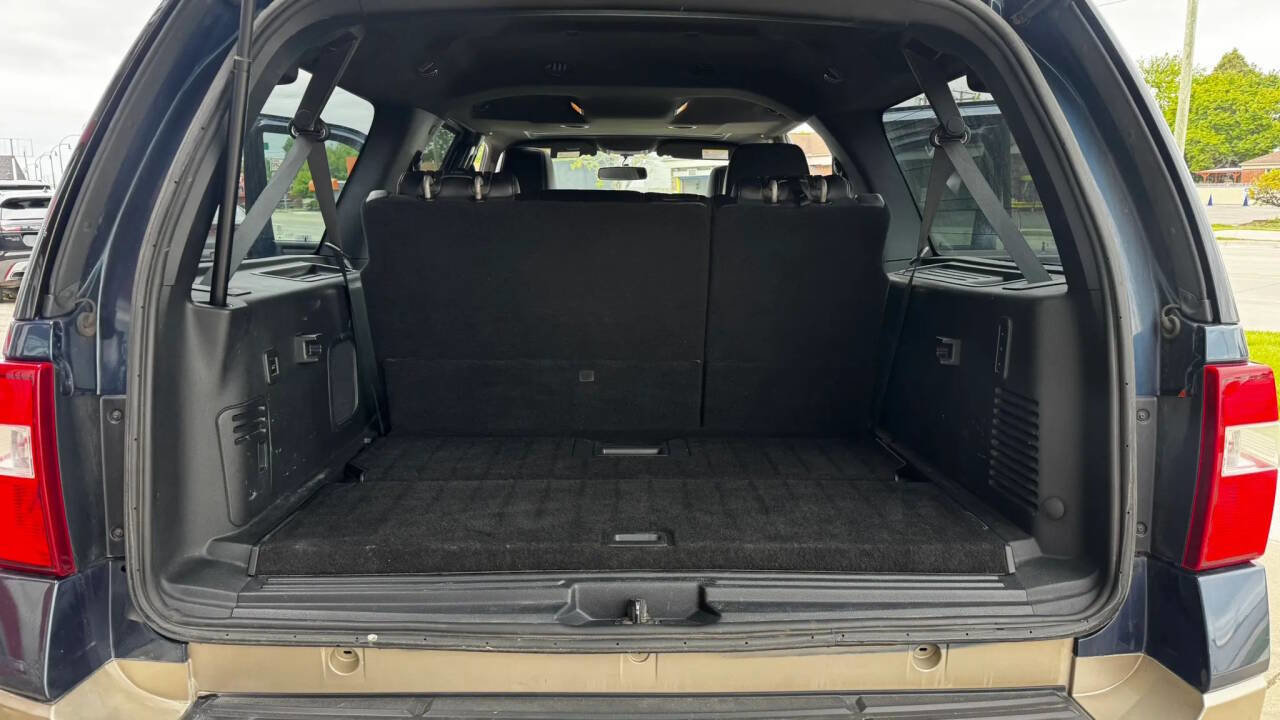 Used 2017 Ford Expedition EL XLT w/ Equipment Group 202A AWD/4WD image 26