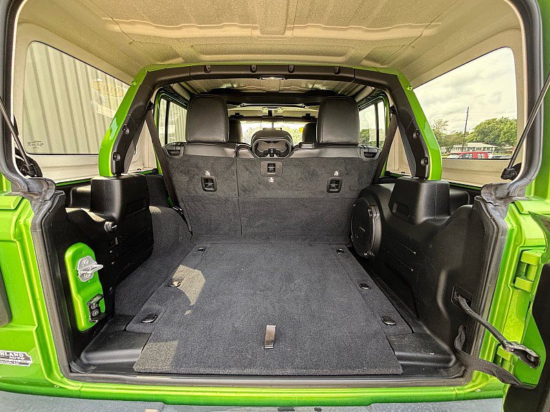 Used 2019 Jeep Wrangler Unlimited Sahara w/ Uconnect 4C Nav & Sound Group AWD/4WD image 23