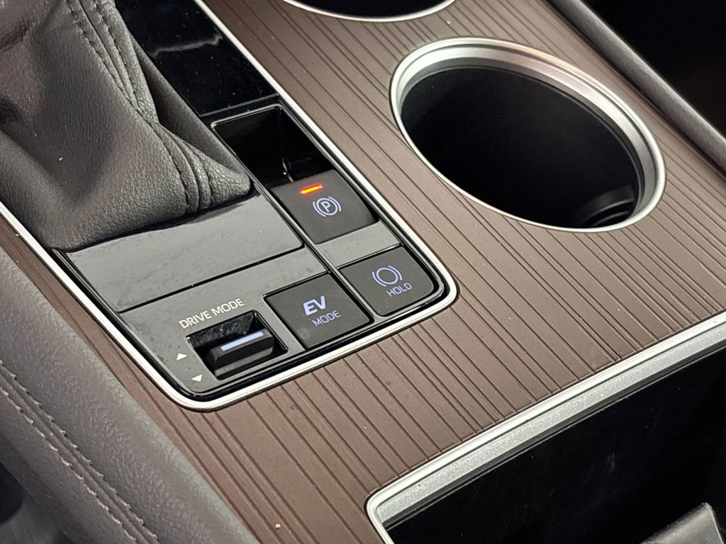 Certified 2024 Toyota Sienna XLE image 22