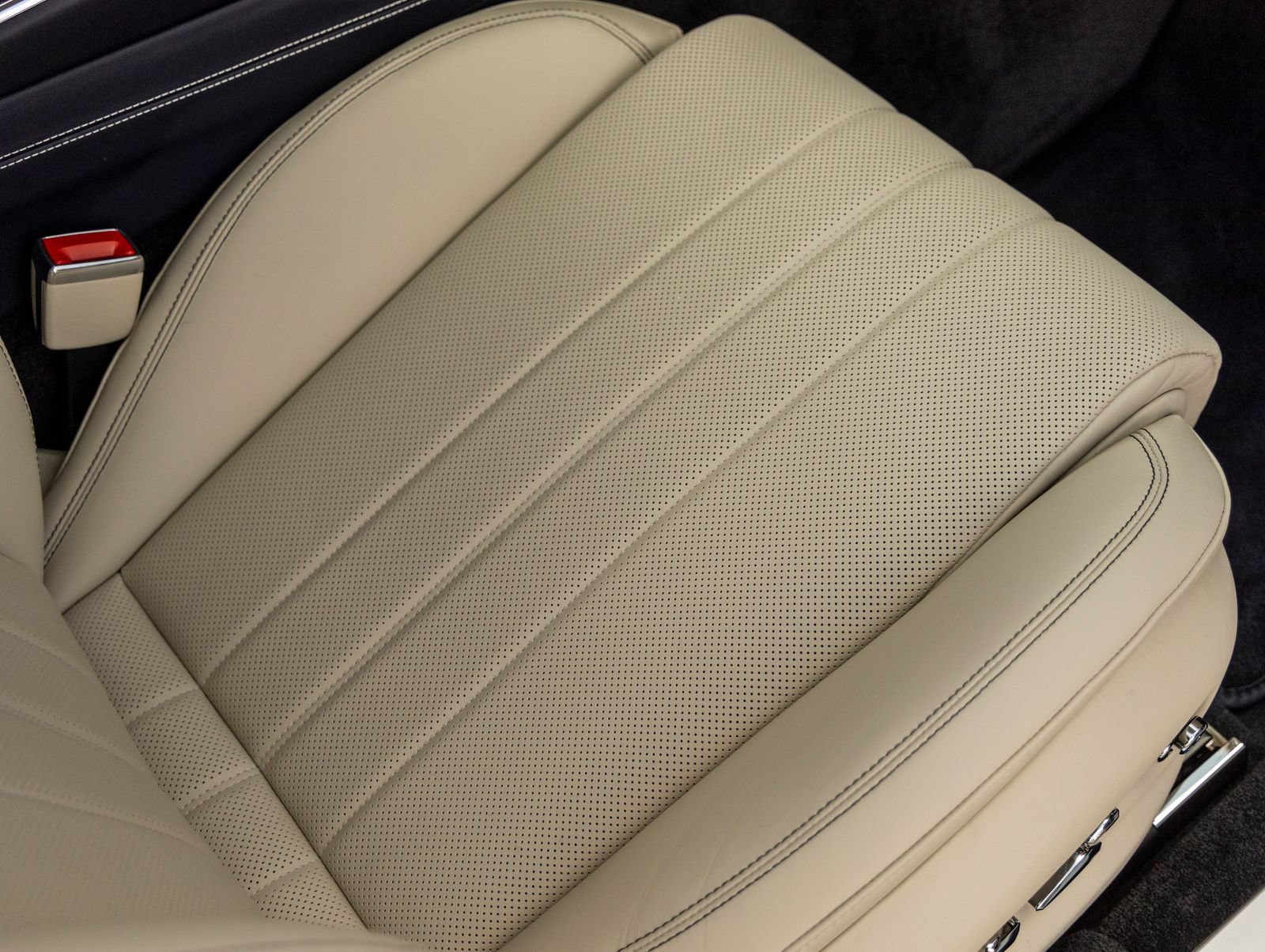 Used 2026 Bentley Flying Spur V8 AWD/4WD image 49