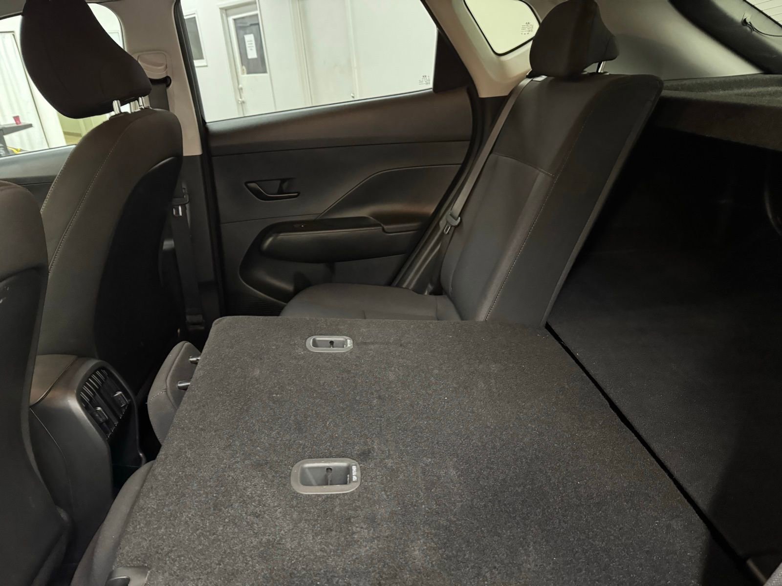 Used 2025 Hyundai Kona SEL image 25