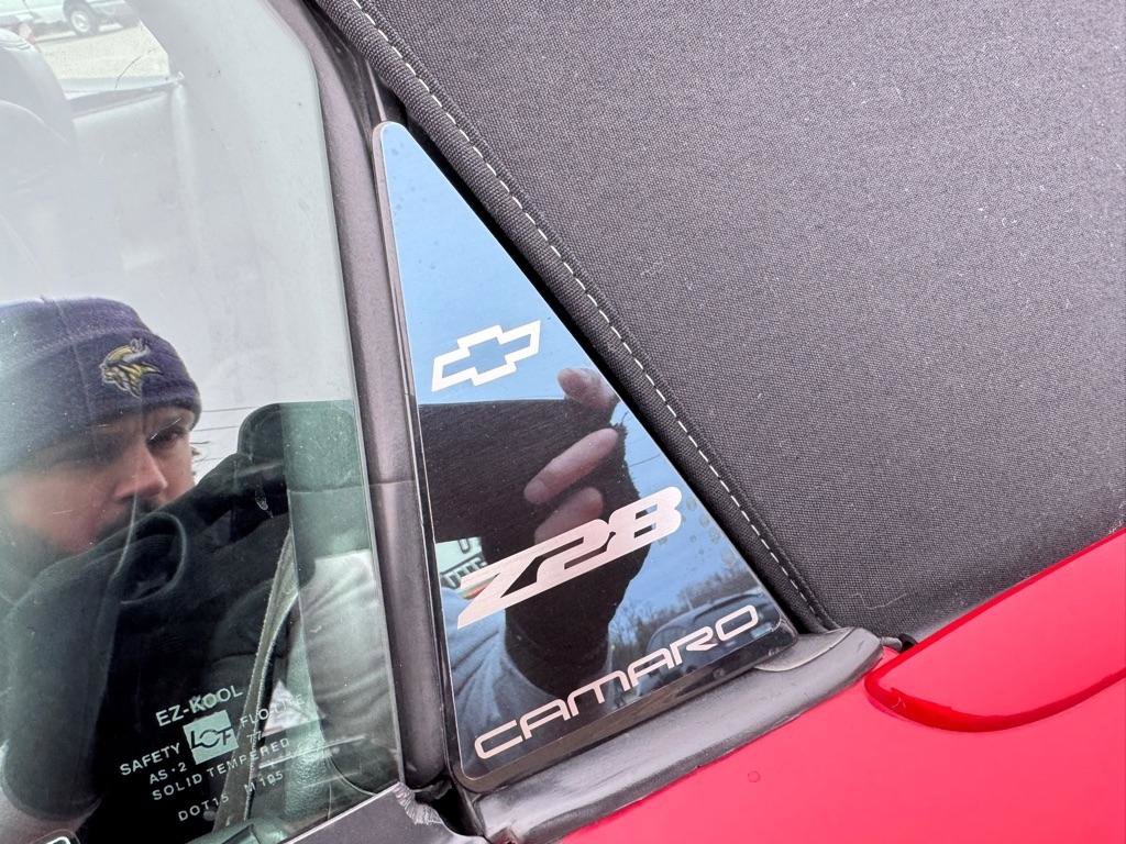 Used 1998 Chevrolet Camaro Z28 image 32