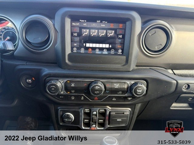 Used 2022 Jeep Gladiator Willys AWD/4WD image 12