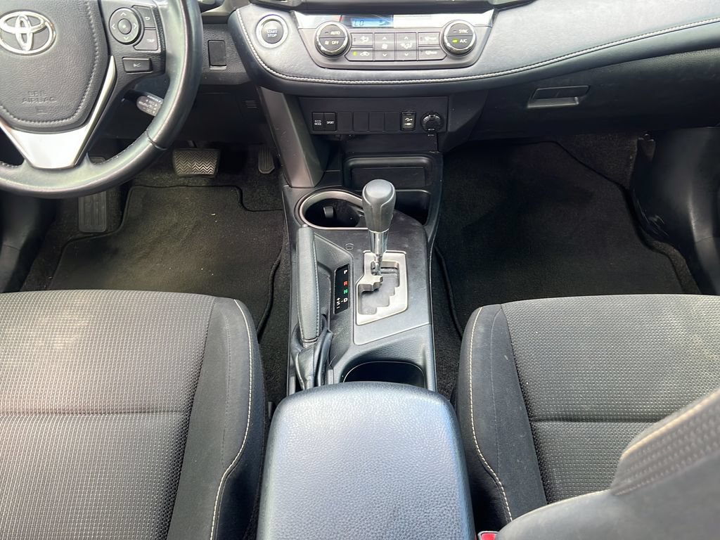 Used 2018 Toyota RAV4 XLE FWD image 15