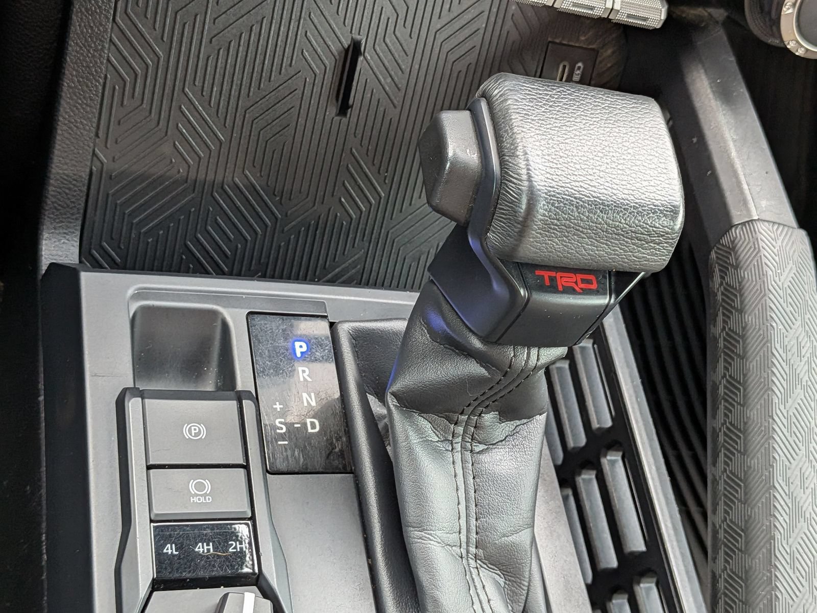 Used 2024 Toyota Tacoma TRD Sport AWD/4WD image 24