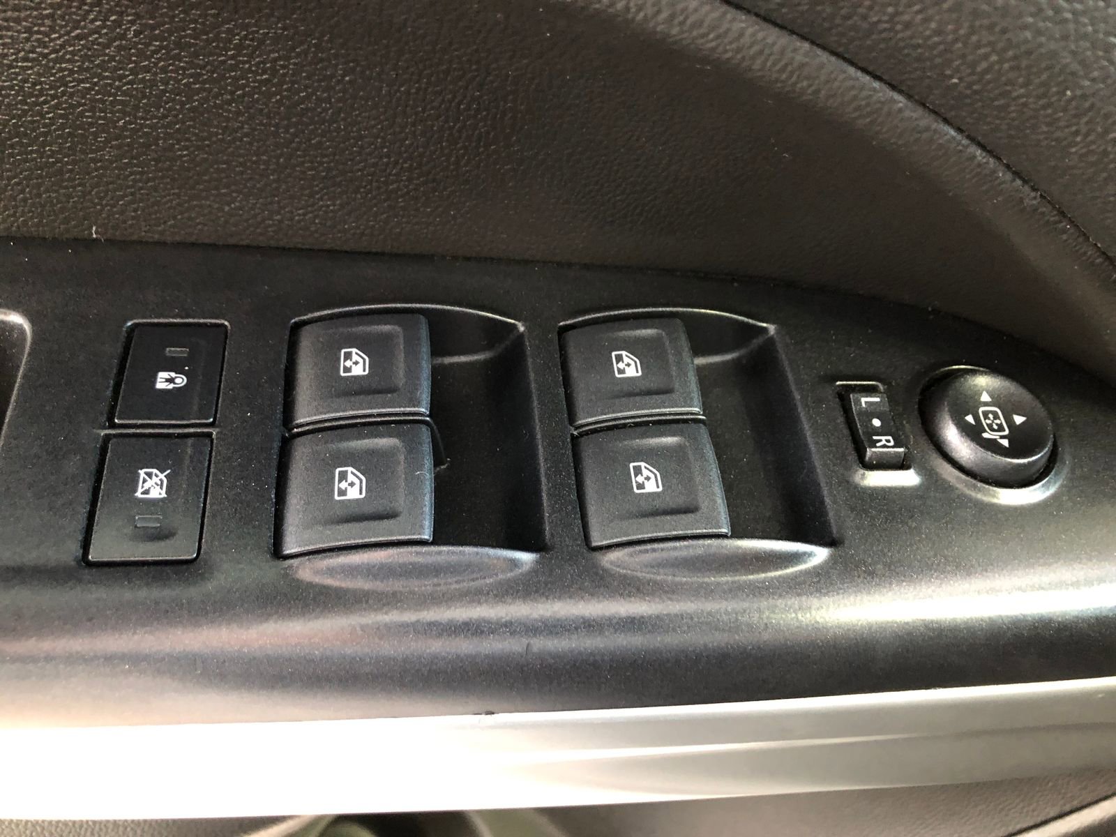 Used 2020 Chevrolet Colorado LT image 34