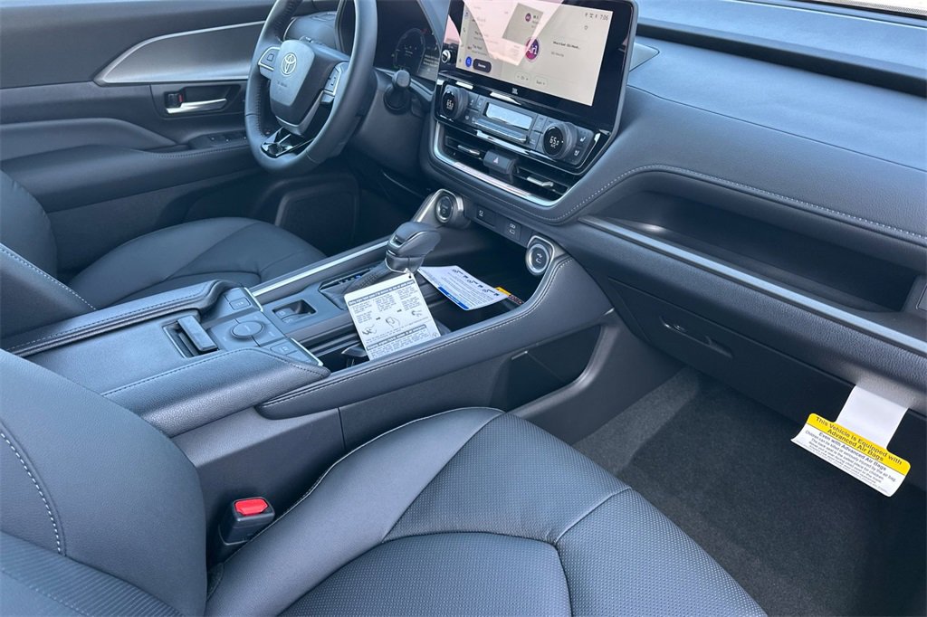 New 2026 Toyota Grand Highlander AWD Hybrid image 17