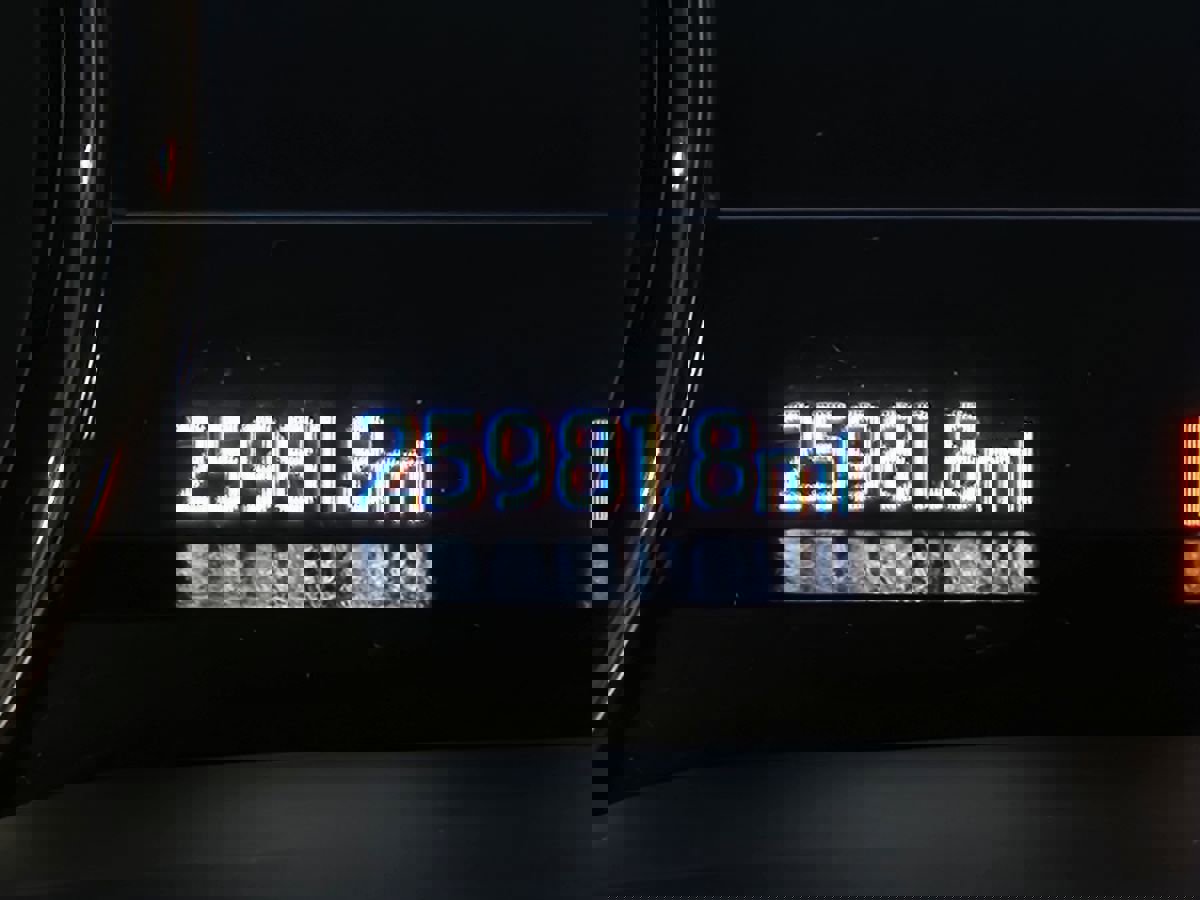 Used 2022 Ford F250 Platinum w/ FX4 Off-Road Package image 36