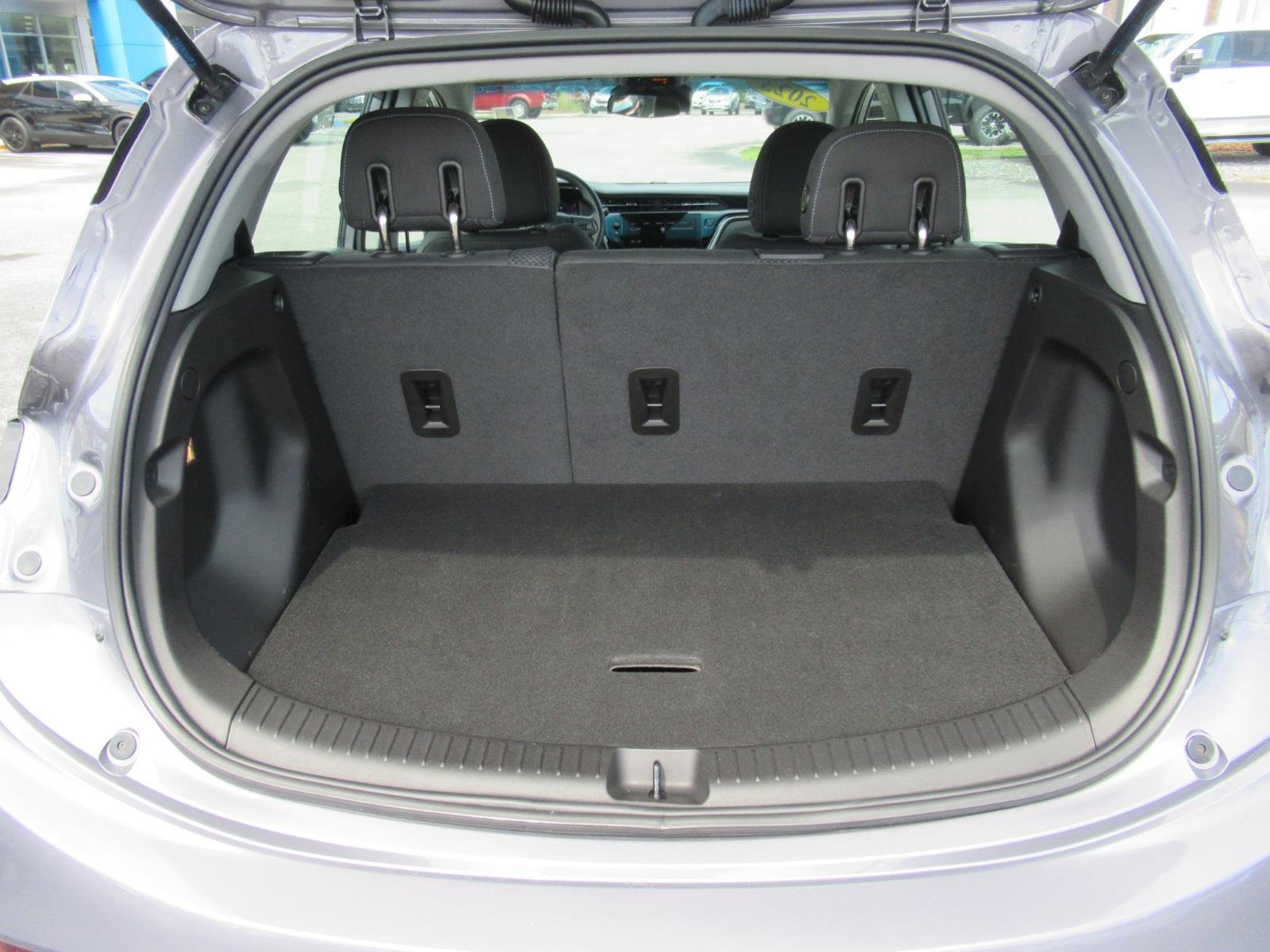 Used 2023 Chevrolet Bolt LT FWD image 33