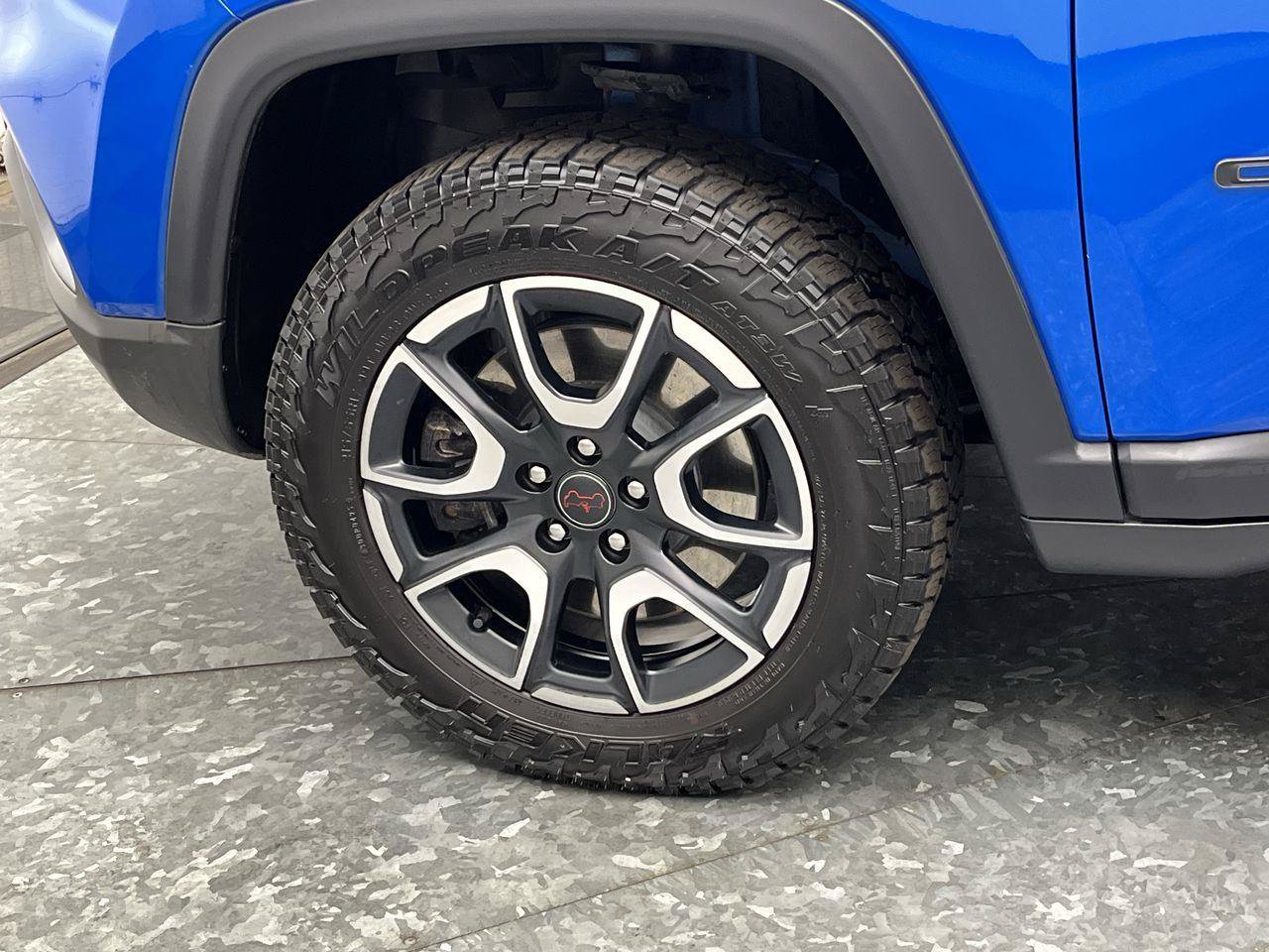 Used 2025 Jeep Compass Trailhawk AWD/4WD image 27