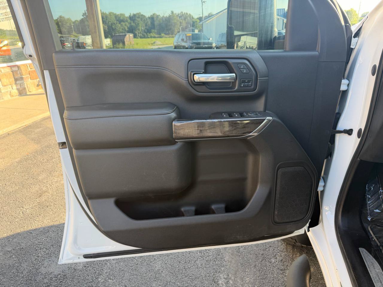 Used 2020 Chevrolet Silverado 2500 LTZ w/ LTZ Texas Edition AWD/4WD image 12