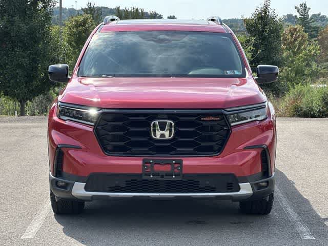 Used 2025 Honda Pilot TrailSport image 32