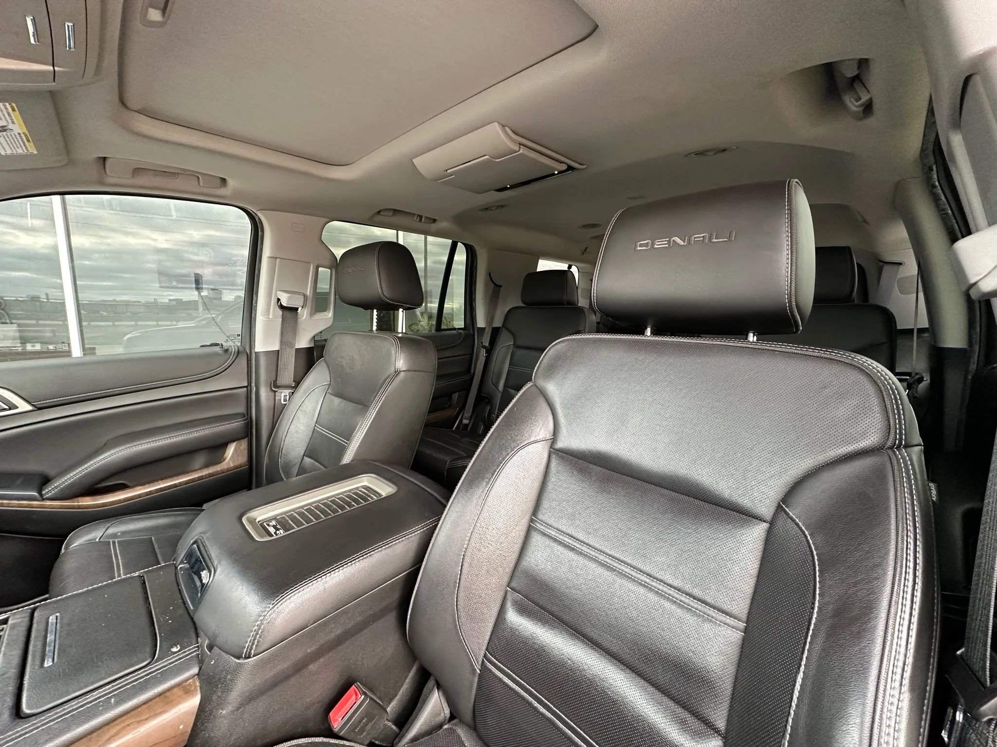 Used 2018 GMC Yukon Denali w/ Open Road Package AWD/4WD image 11