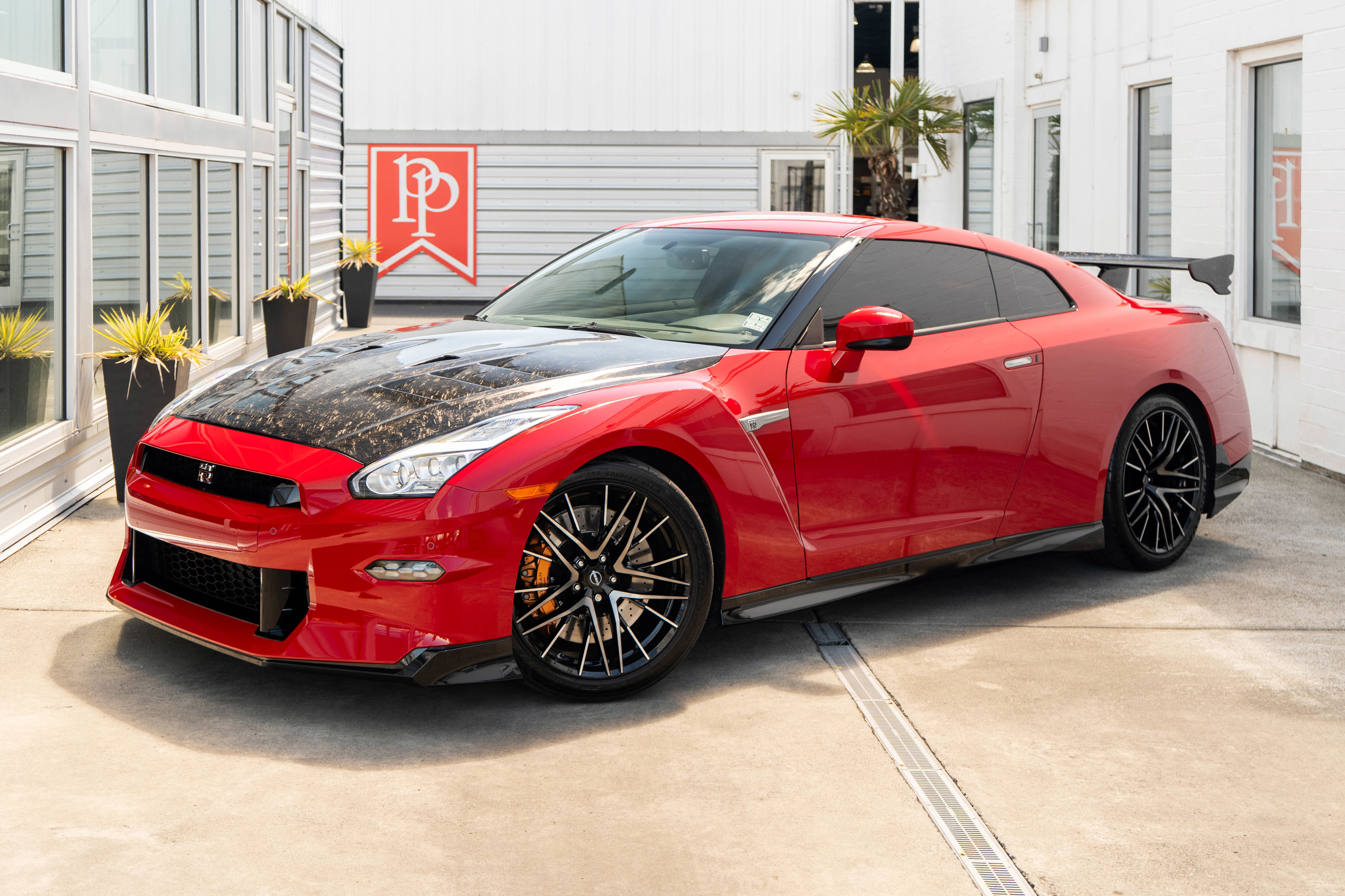Used 2024 Nissan GT-R Premium w/ Premium Interior Package AWD/4WD image 8