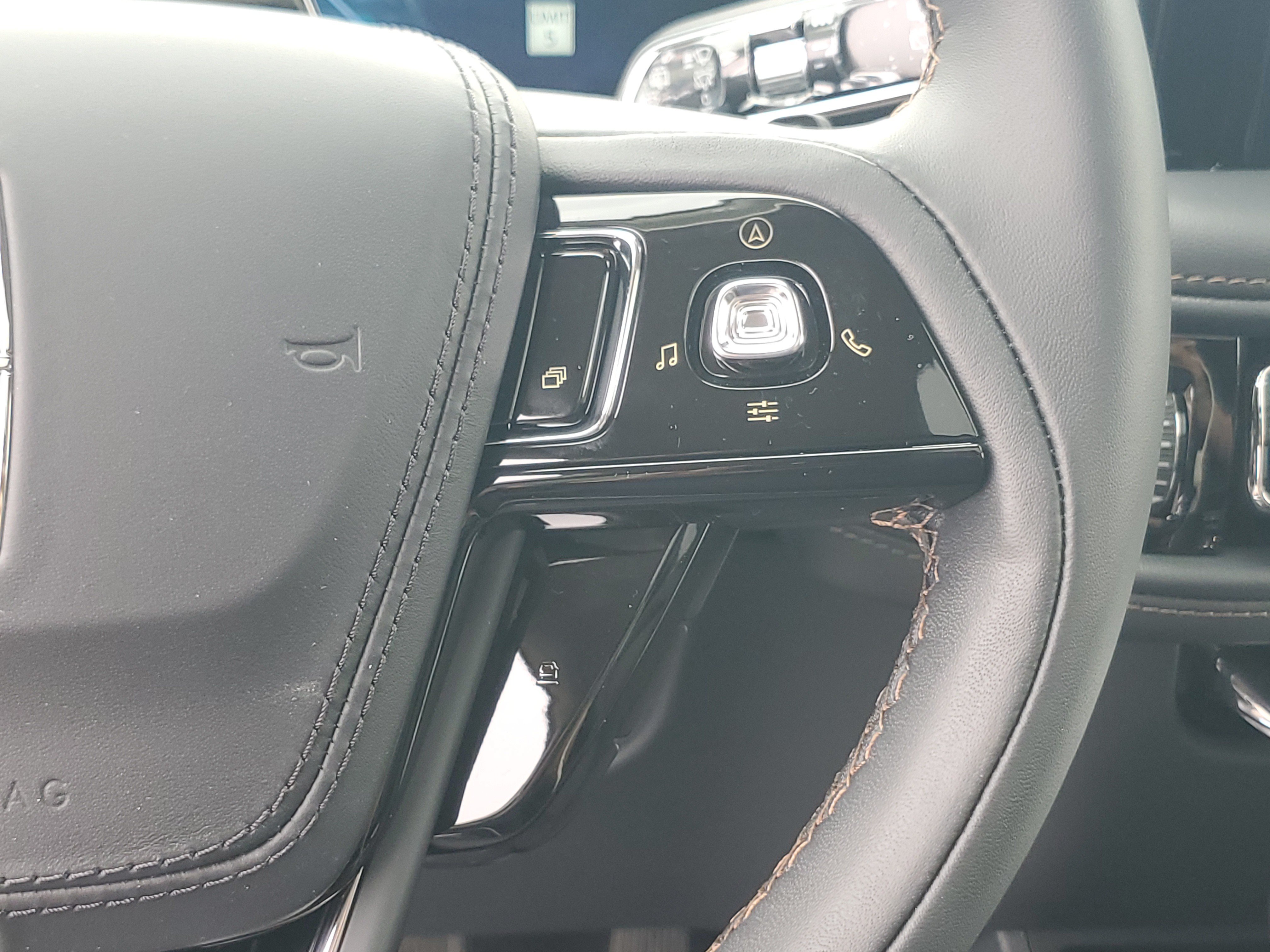 New 2026 Lincoln Aviator AWD image 17