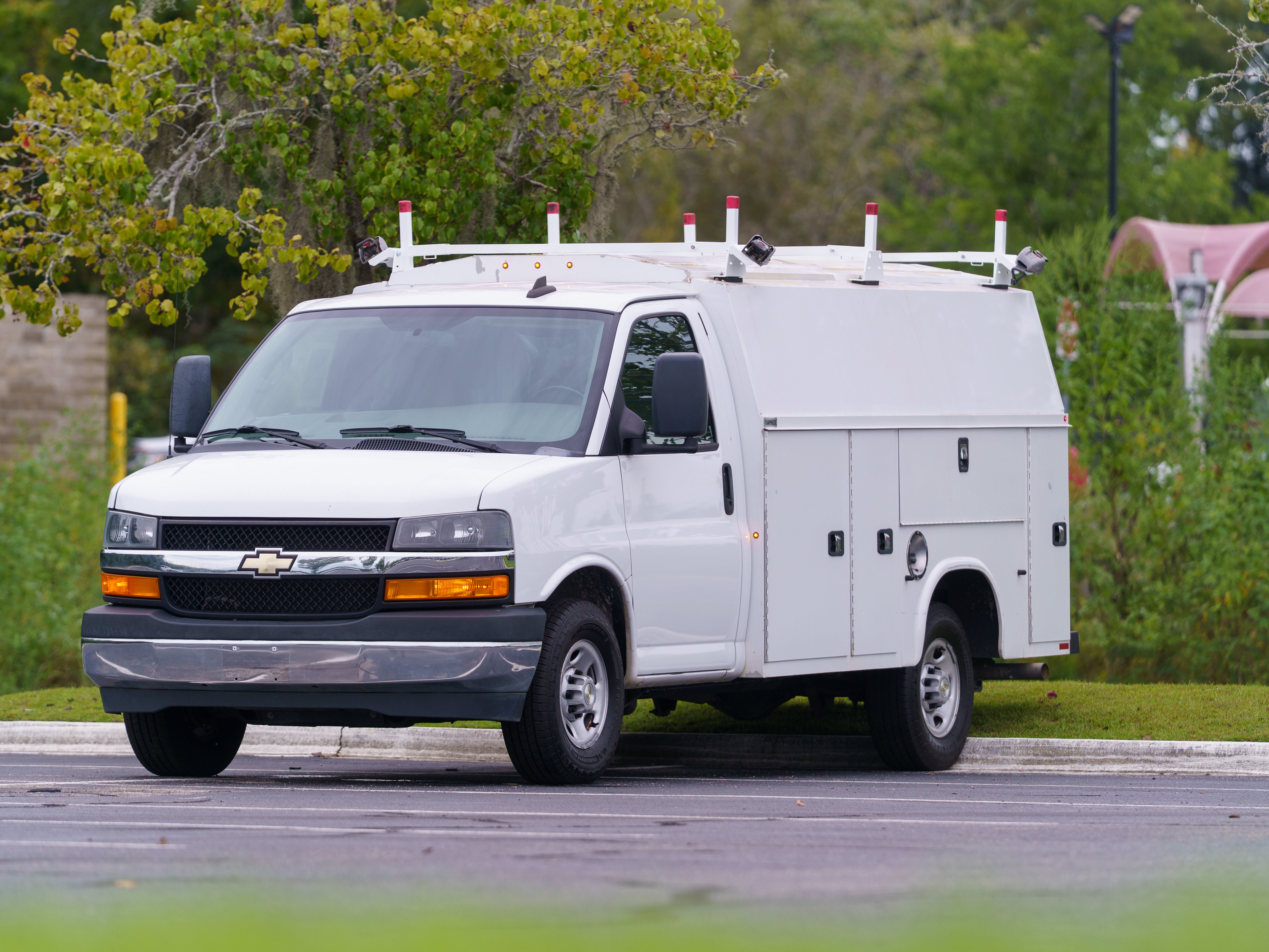 Used 2022 Chevrolet Express 3500 w/ Power Convenience Package RWD image 35
