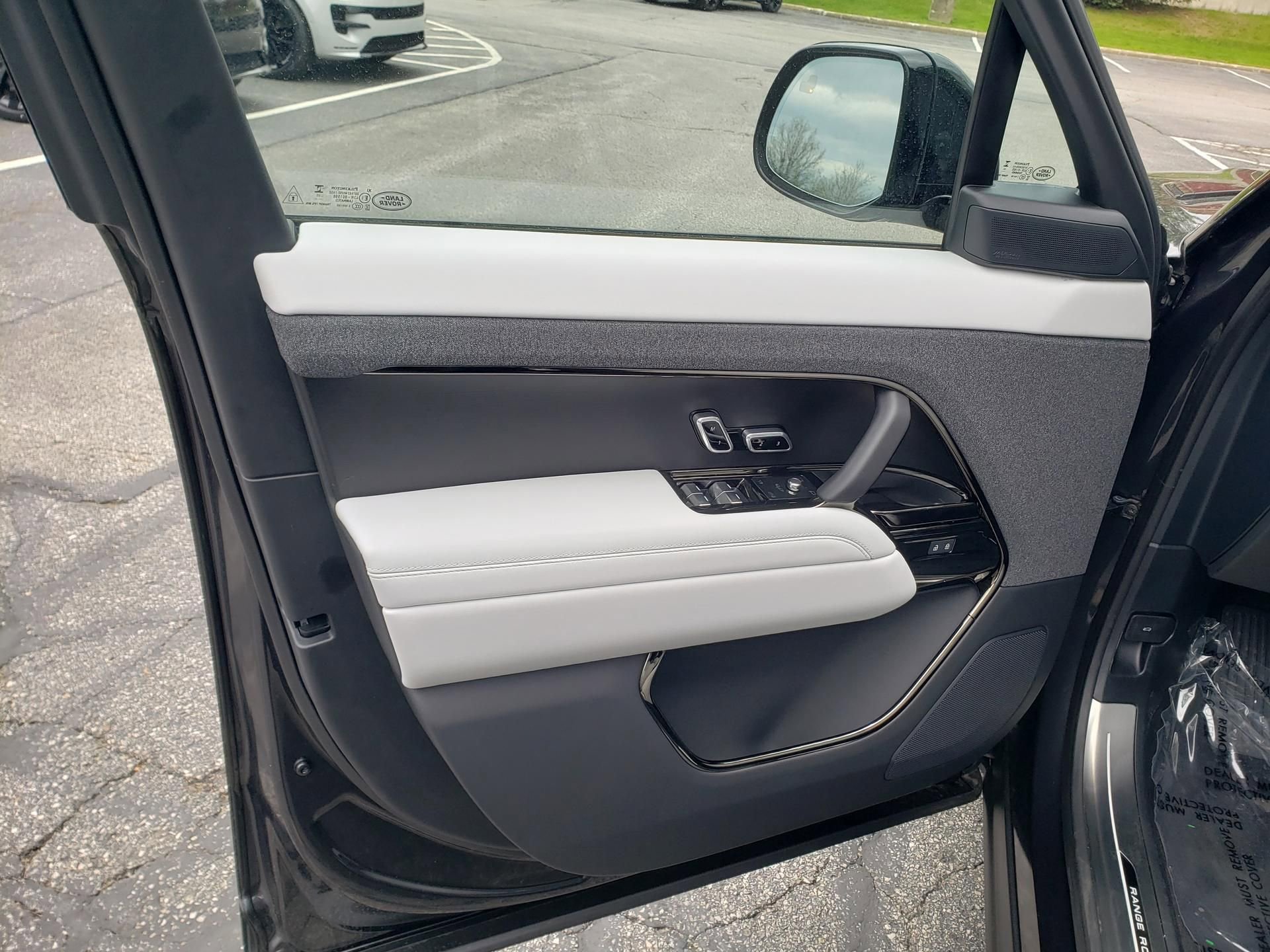 New 2026 Land Rover Range Rover Sport SE AWD/4WD image 10