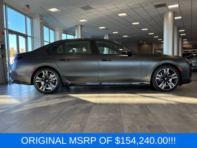 Used 2025 BMW 760i xDrive w/ Executive Package image 2
