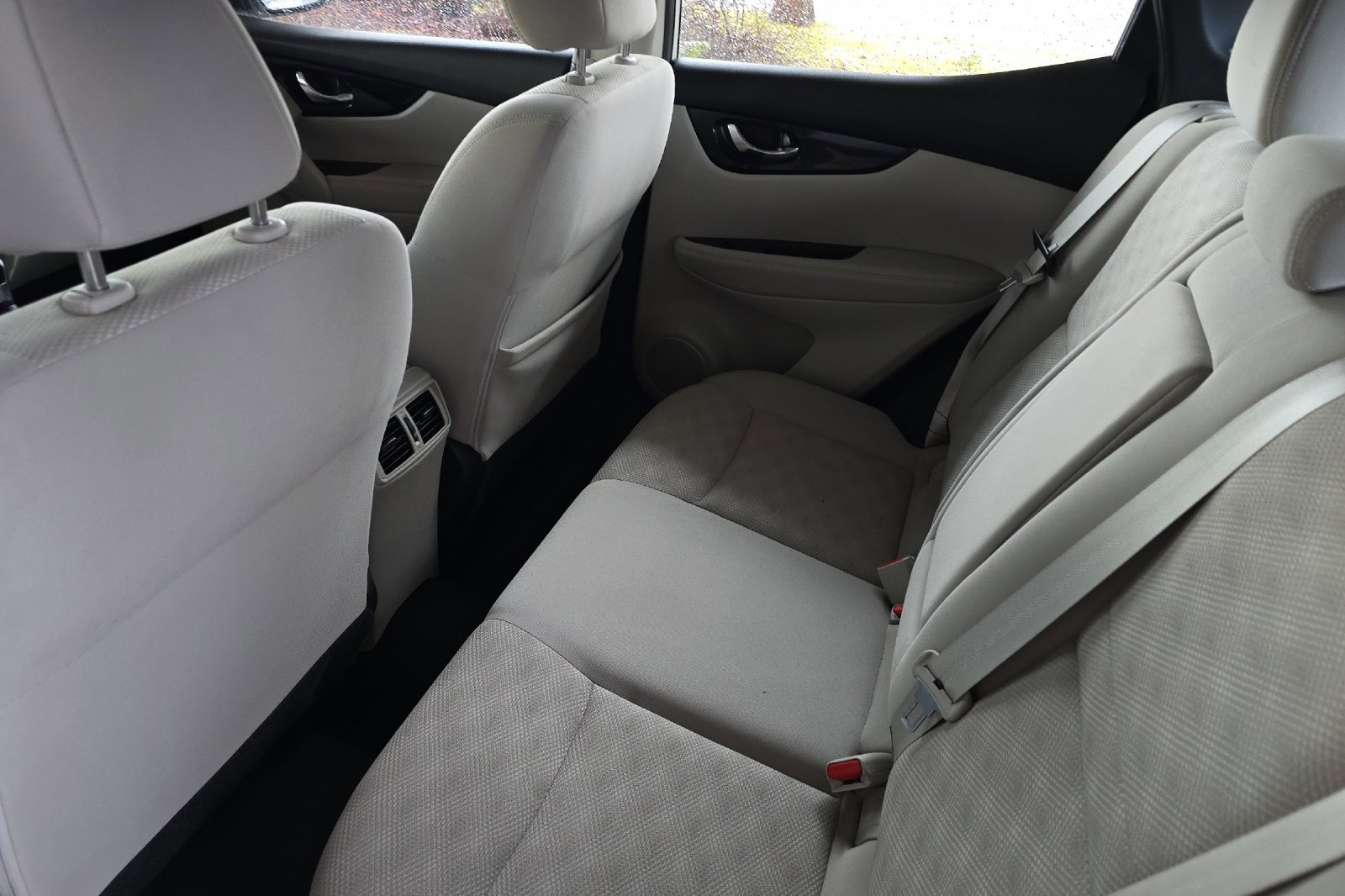 Used 2017 Nissan Rogue Sport SV image 16