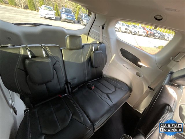 Used 2022 Chrysler Pacifica Touring-L image 25