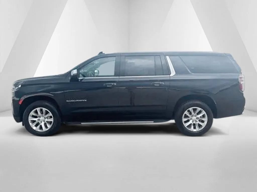 Used 2024 Chevrolet Suburban Premier AWD/4WD image 4