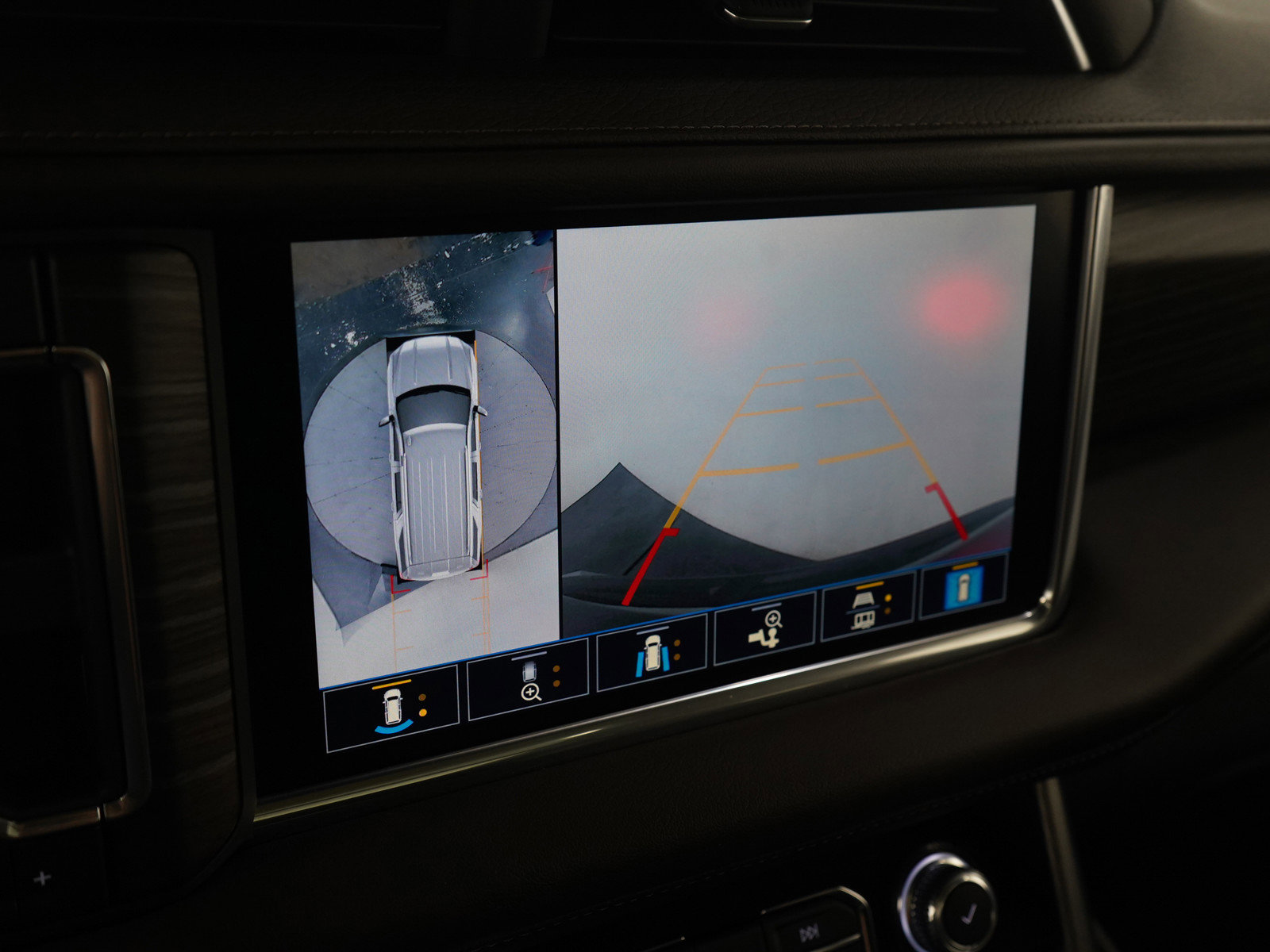 Used 2021 GMC Yukon XL Denali w/ Denali Ultimate Package image 25