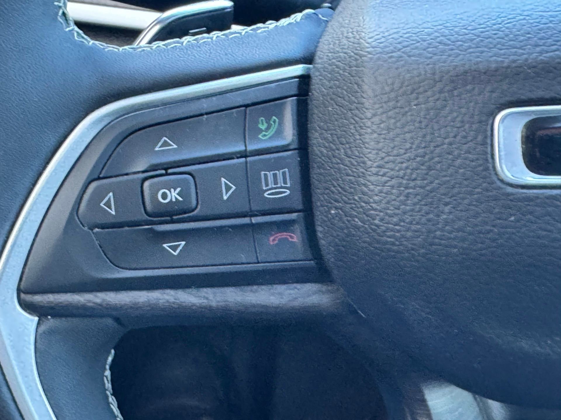 Used 2023 Jeep Grand Cherokee Limited image 26