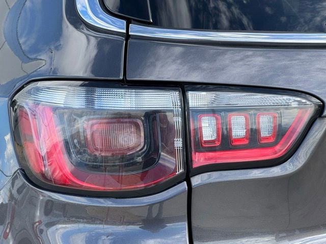 Used 2022 Jeep Compass Latitude image 11