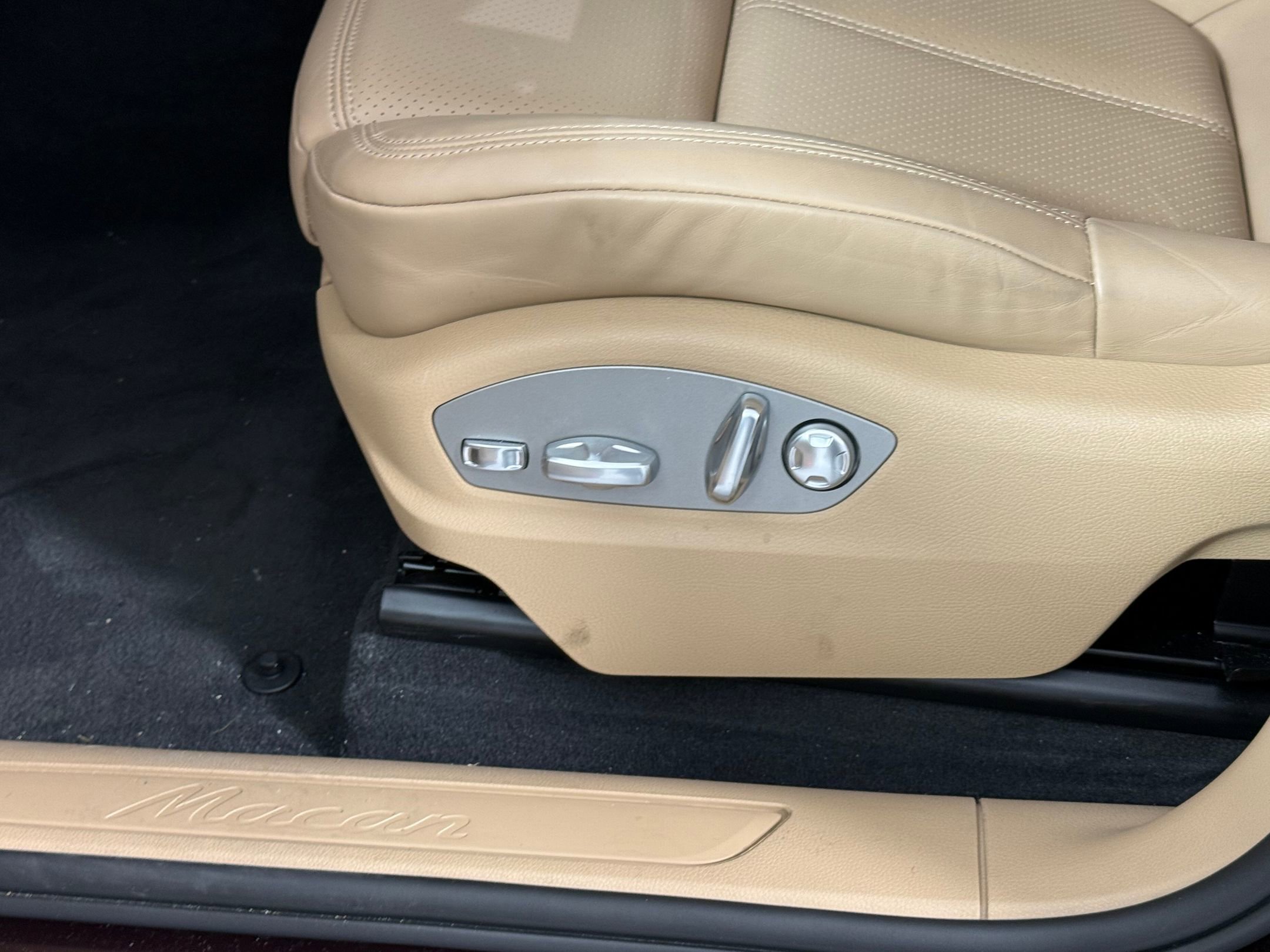 New 2025 Porsche Macan image 15