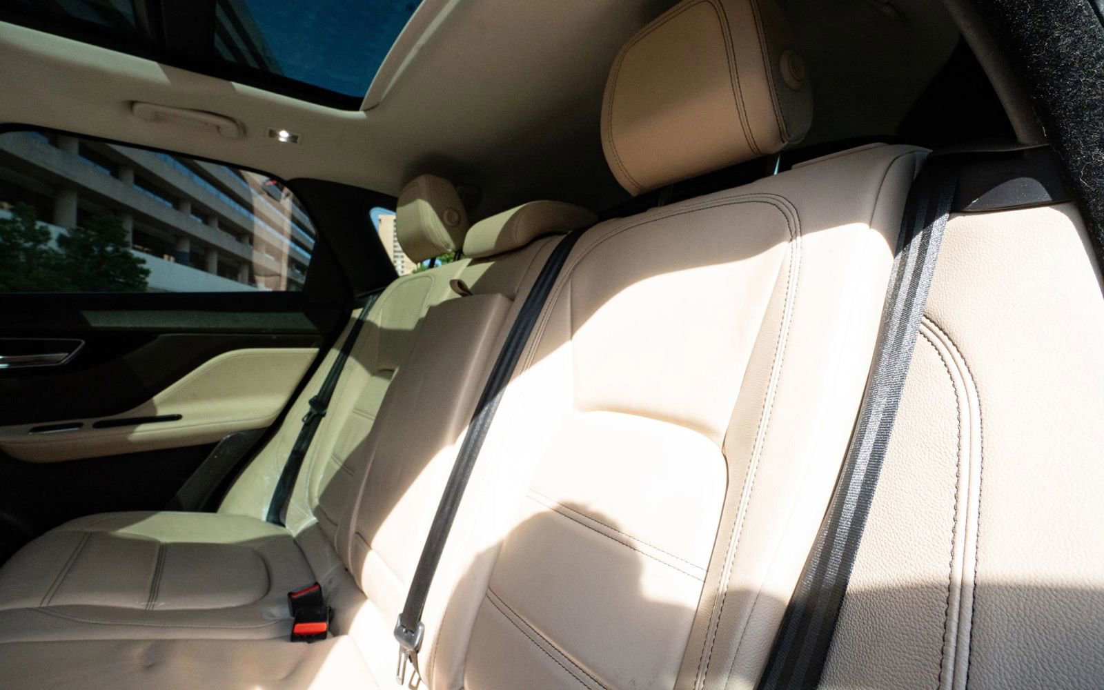 Used 2017 Jaguar F-PACE Prestige image 13