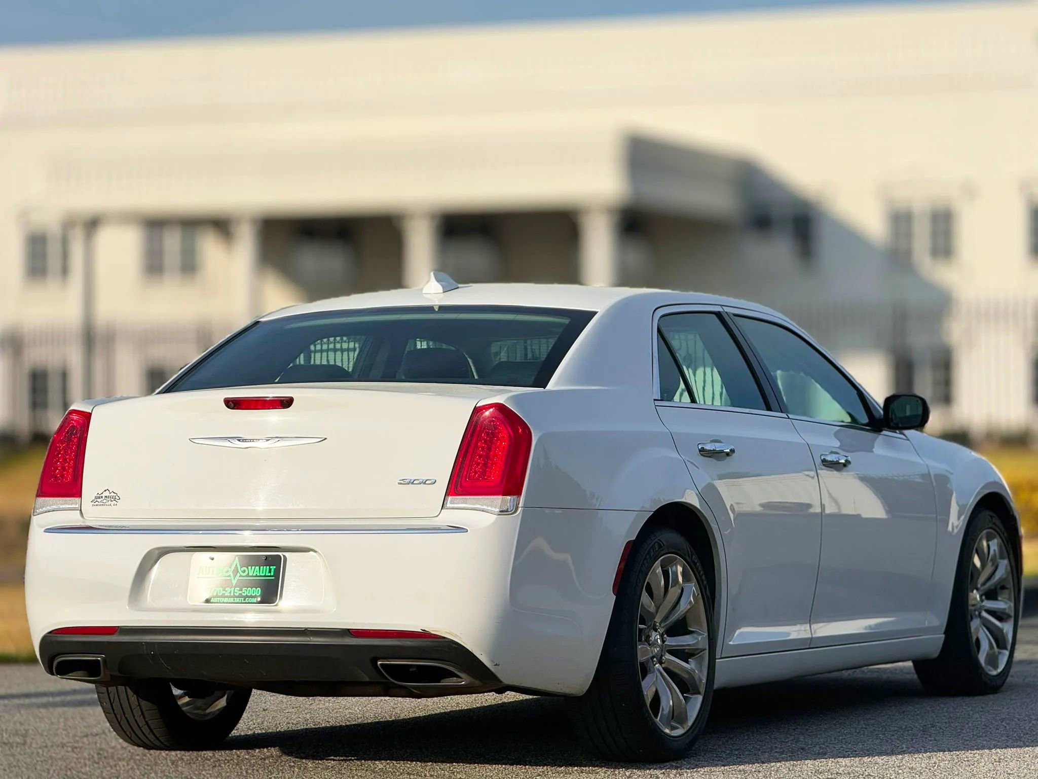 Used 2020 Chrysler 300 Limited image 11