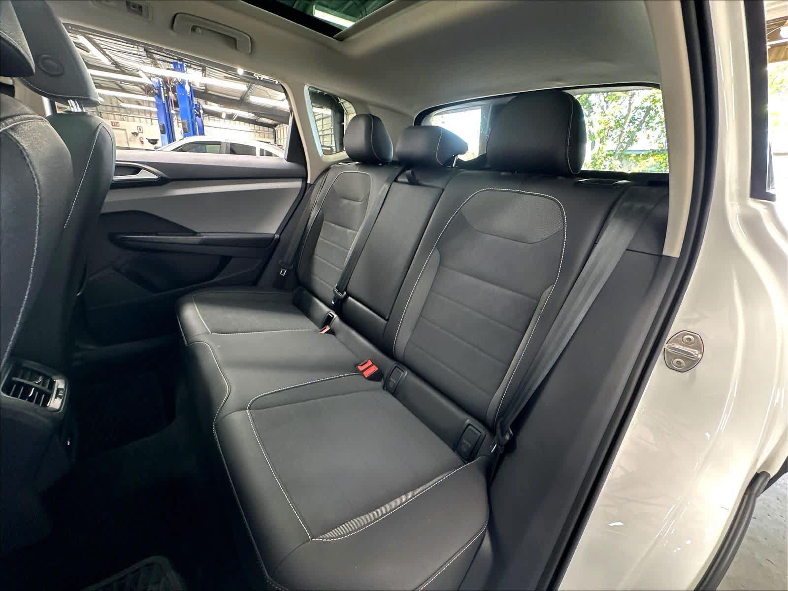 Used 2023 Volkswagen Taos SE w/ Panoramic Sunroof Package FWD image 25