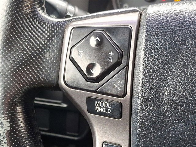 Used 2017 Toyota Tacoma SR5 w/ SR5 Appearance Package (SM) image 18